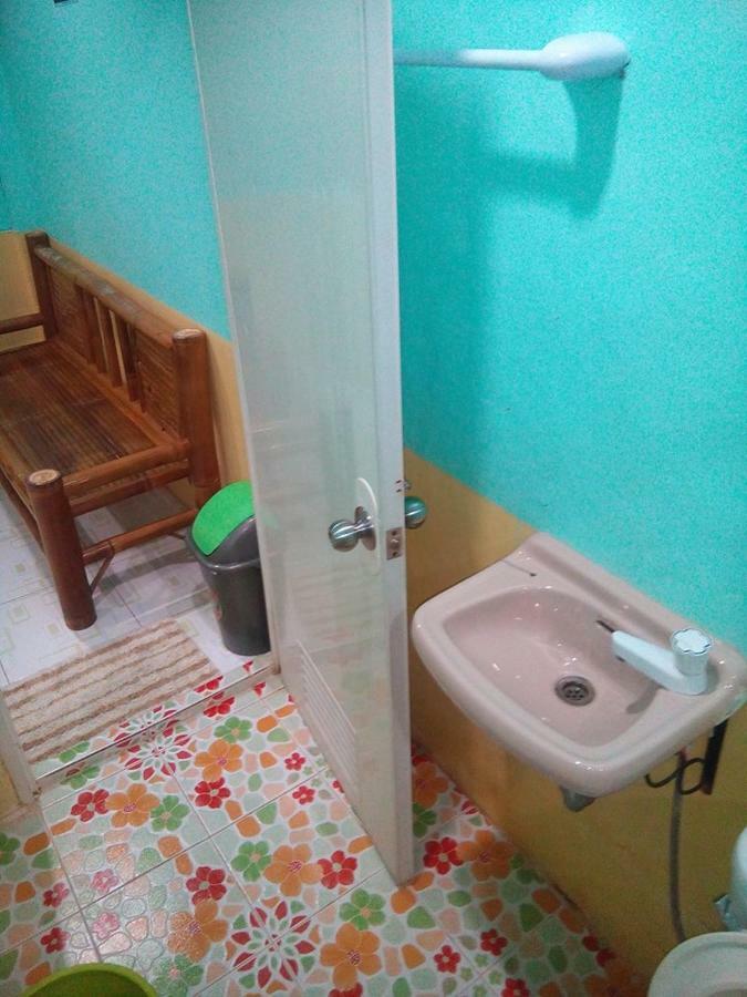 Mother Teresa Rooms And Restaurant Ослоб Экстерьер фото