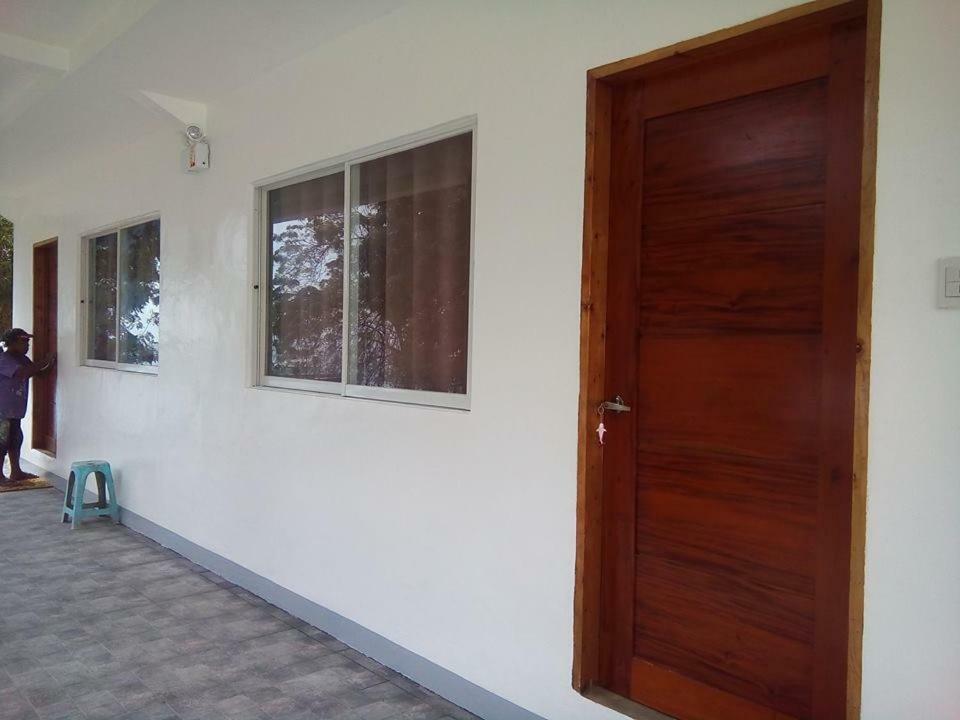 Mother Teresa Rooms And Restaurant Ослоб Экстерьер фото